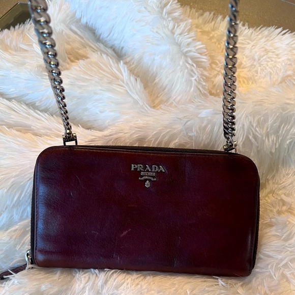 Prada Logo-Plaque-Zip-Around Wallet/Crossbody 💯Authentic. EUC - Picture 7 of 8